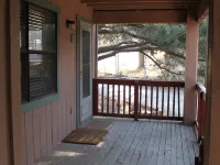 Angel Fire Mountain Retreat! Cozy 2 bedroom, 2 bath condo, sleeps 6 people. Hotels in Angel Fire
