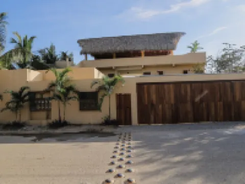 Casa Hermoso Cariño: Capitol Hill Bungalow Hotels in Troncones