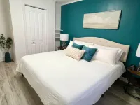 Center City with Recent Renos(King & Double Beds) 세인트존스 호텔