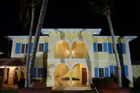 Villa 504 - Villa Renaissance on Grace Bay Beach - PELOTON IN UNIT - 1 bedroom