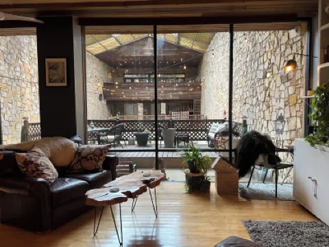 Hidden Gem Charming 2-bedroom apartment in delightful Lexington Hotels in 