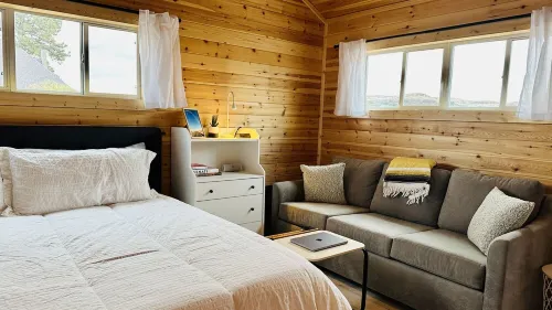 Sleeping Lion Casita in Fort Davis, Texas. Explore The Davis Mountains and area. Hotel a Fort Davis