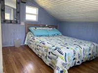 Pet friendly Cottage with Pool on Horse Farm, EV Charger, near Chi, WEC
