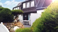 Generous, friendly DHH with terrace and garden in the heart of Westerland