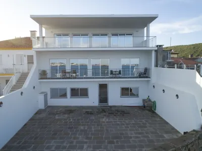 Black House Apartments II Hotels near تيرسييرا لاجيس