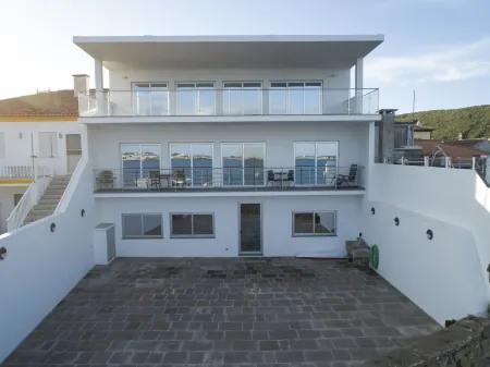 Black House Apartments II Отели в г. Прая-да-Витория