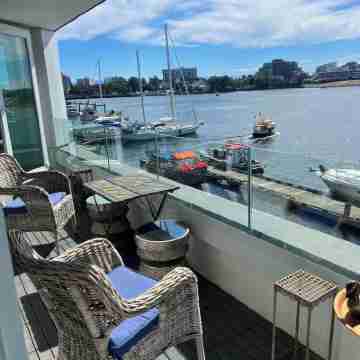 Spectacular Waterfront Executive Suite! Others