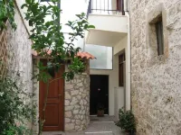Villa with private pool garden and BBQ at quiet Cretan village just outside city