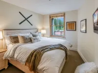 Skistone I, Cozy Keystone Condo, Steps to skiing!