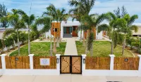 Mi Cielo Belize Beach House near Hopkins Village Hotels in 