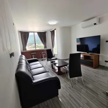 รูปภาพของ902/2  91 sm fully renovated spacious apartment, in the hearth of Chiang Mai.