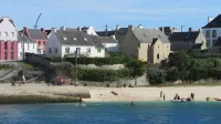 Very bright apartment 50 m from the beach, facing the port of Audierne - Wi-fi