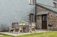 Unique luxury 3 bedroom barn with stunning rural views sleeps 6, near Padstow Hotels in Wadebridge