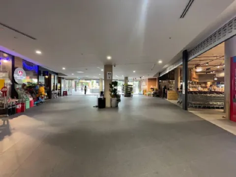 Specious apartment in Kingston, centrally located place. Hotels near Canberra Station