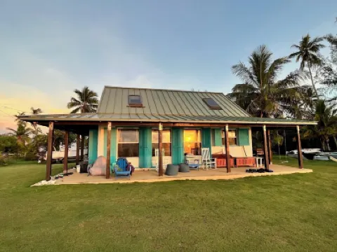 Tranquility Blue: Private island experience. 20 yards from ocean. Hotels in 