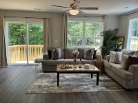 The Royal Suites.Family Friendly-Close to CLT Airport. Beautiful and peaceful.