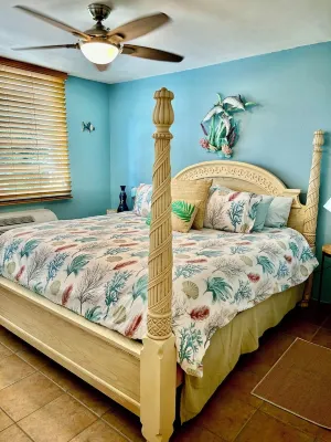 Endless Summer-King Bed-Vereda Beachfront Ocean View