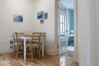 Modern Apartment in the Heart of Baddeck Hotels in Baddeck