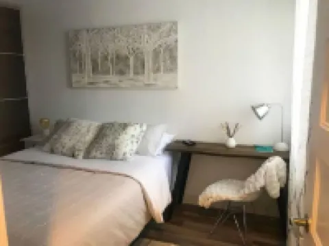 Le C17: Cozy Condo in Historic Village 6 Minutes from the Ski Base!