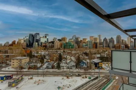 *Friendly* City Suite in Kensington *2bed+2Bath* Отели рядом с достопримечательностью «BMO Centre»