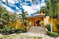 Beautiful Ocean front Villa with outstanding sunsets! Cook Service included!!