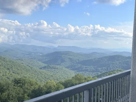 Amazing view! On top of Sugar Mountain, SugarTop Condo, 2 bedroom, 2 bathroom