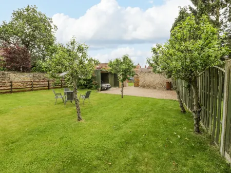 Ducky's Отели рядом с достопримечательностью «Pickering Castle»