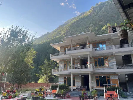 The Royal Orchard Kasol Отели в г. Shamshi