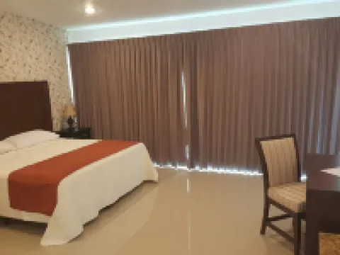 Hotel Roazi โรงแรมในทิซิมิน