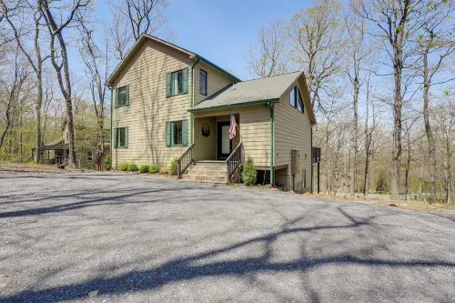 Stunning Wintergreen Resort Home: Ski & Golf! - balcón