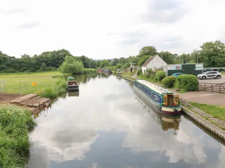 Tolldish Cottage Отели в г. Стаффорд