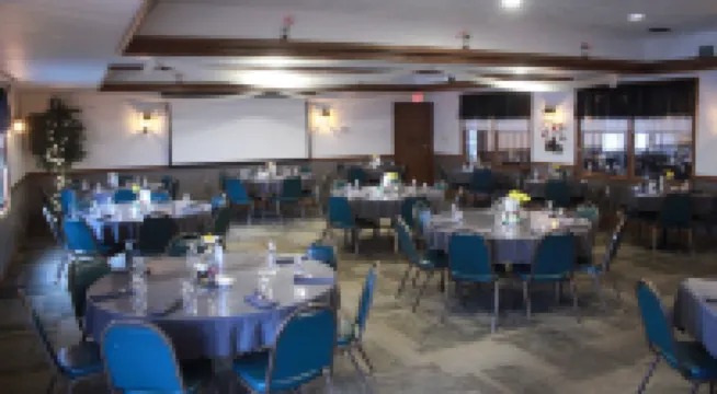 Shawano Four Seasons Hotel
