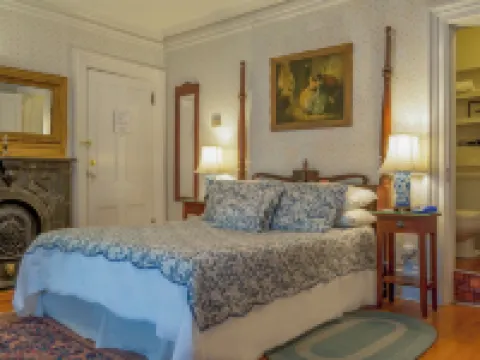 Governor's Mansion Inn Hoteles en Miramichi