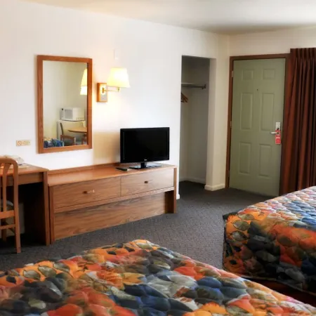 Trade Winds Motel
