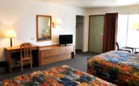 Trade Winds Motel