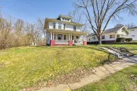 'Chestnut Hill' Vintage Farmhouse w/ Deck & Yard Hotels in Atlantic