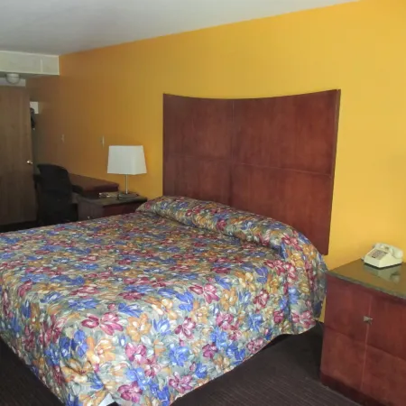 Plum Tree Inn Hotels in Gloucester County