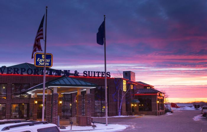 Express Suites Riverport Inn & Suites