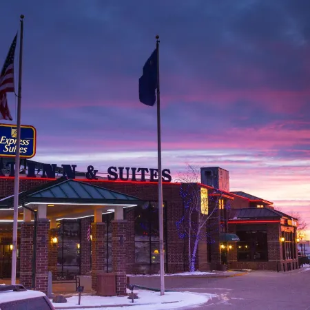 Express Suites Riverport Inn & Suites