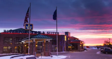 Express Suites Riverport Inn & Suites Отели в г. Плезант-Хилл