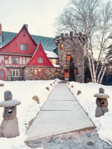 Pathsaala Inn & Restaurant Hotel di 