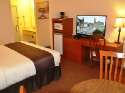 Best Seven Inn Hotels in Claresholm