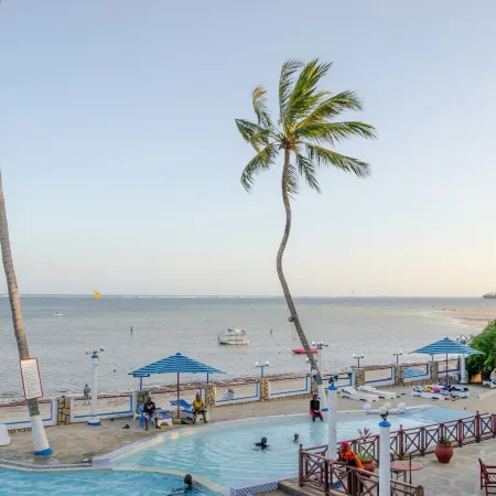 Sai Rock Beach Hotel & Spa
