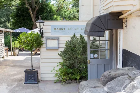 Mount Edgcumbe Отели рядом с достопримечательностью «Танбридж Уэлс Коммон»