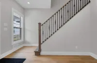 Modern Cozy Entire Townhome 3 Bedrooms 2 Parking