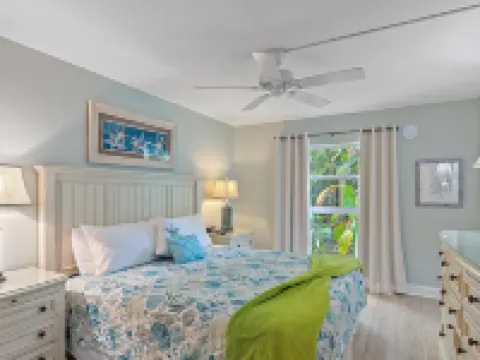 Pura Vida 2 Bedroom Condo by RedAwning Hotels in Longboat Key