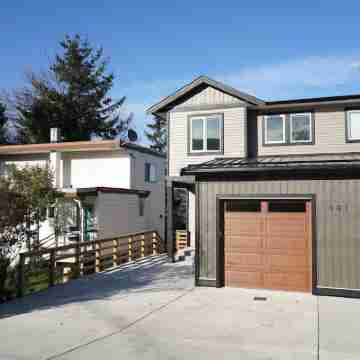 Stunning Ocean Views and a Short Stroll to Downtown Hotel Exterior