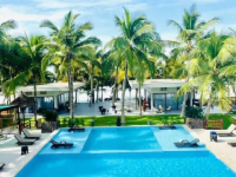 The Big Blue Resort & Spa Hotels in Awutu