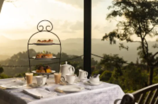 Mountbatten Bungalow- Thema Collection