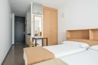 Residencia Universitaria Resa Campus de Montilivi Hotels in Salt